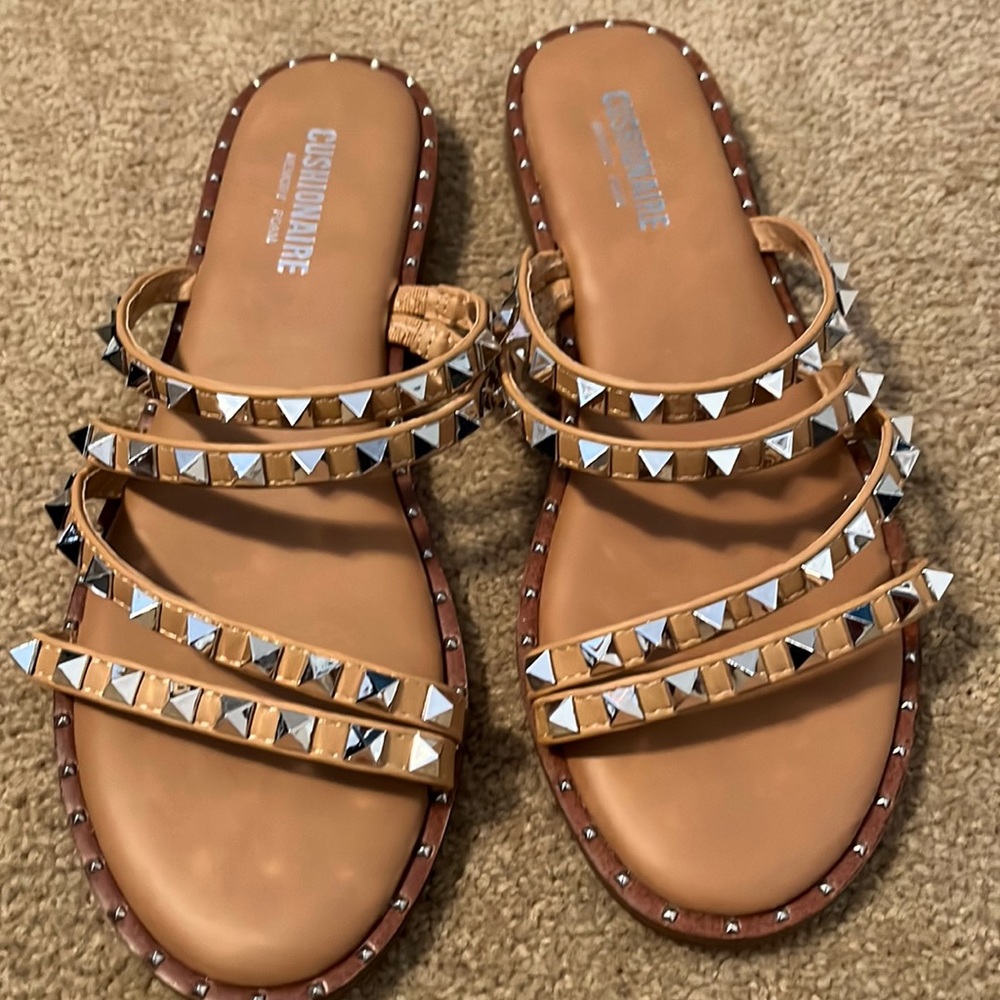 WORN ONCE Cushionaire flat sandals 9 womens